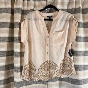 A.U.W Tan Button Front Blouse Size Medium‎